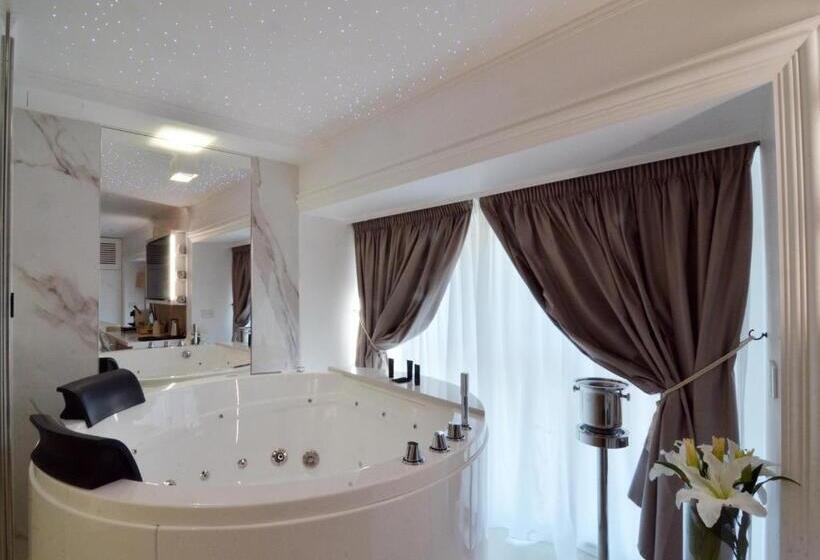 مبيت وإفطار Domus De Cinti