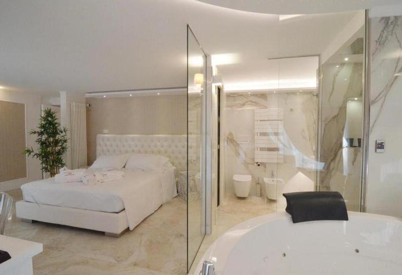 مبيت وإفطار Domus De Cinti