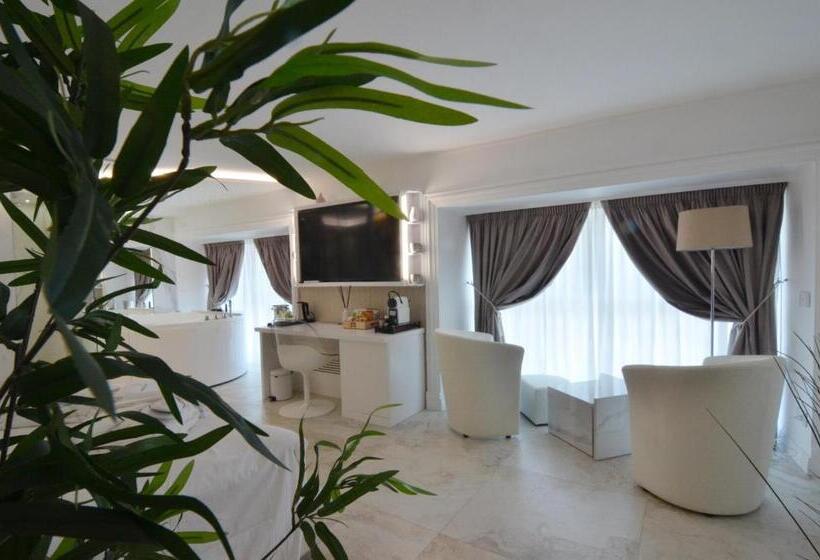 مبيت وإفطار Domus De Cinti