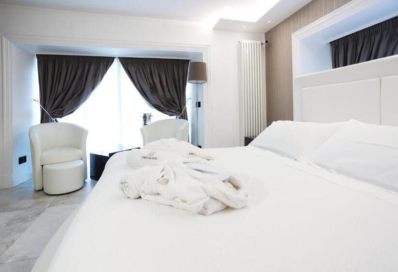 مبيت وإفطار Domus De Cinti