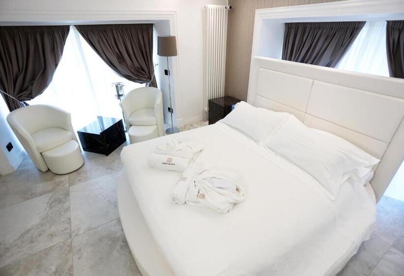 مبيت وإفطار Domus De Cinti