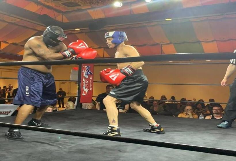 Two Adjacent Spacious Cozysuites On The Boardwalk