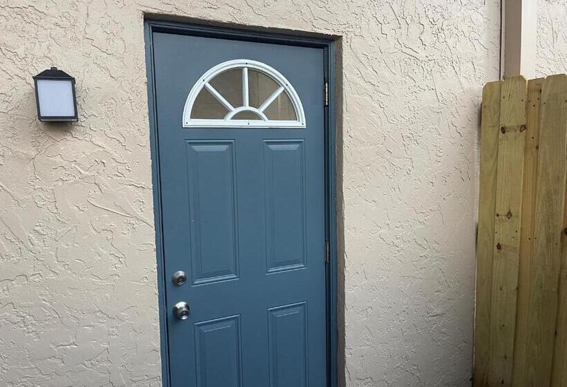 Adorable Suite In Tampa