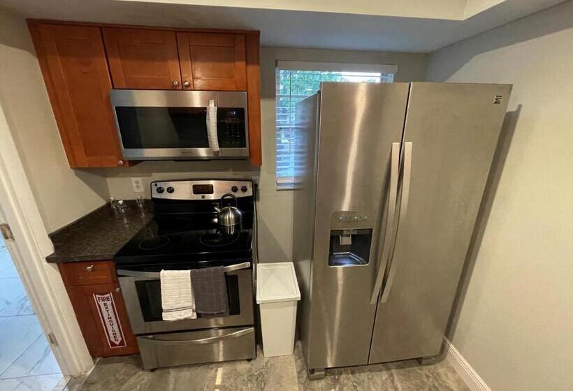 Adorable Suite In Tampa