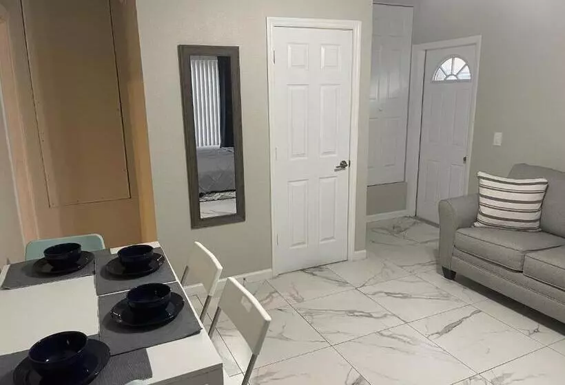 Adorable Suite In Tampa
