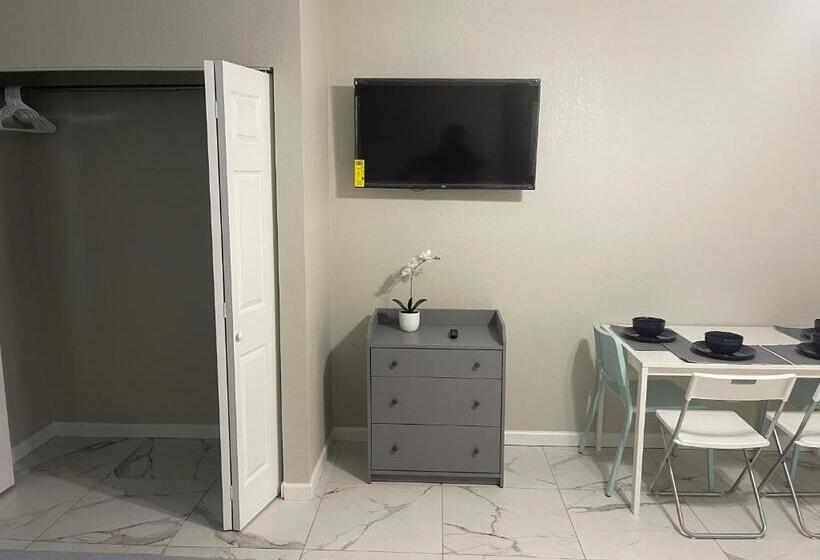 Adorable Suite In Tampa