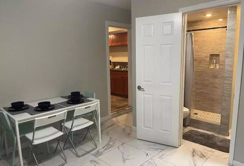 Adorable Suite In Tampa