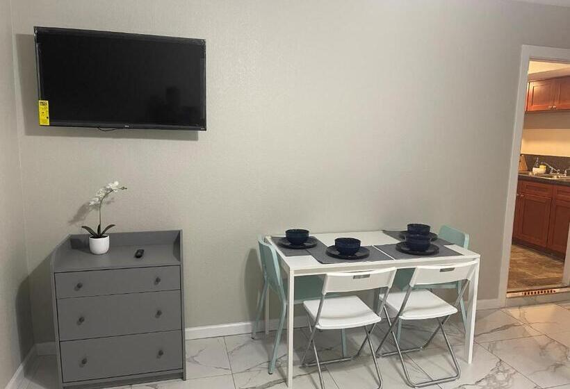 Adorable Suite In Tampa