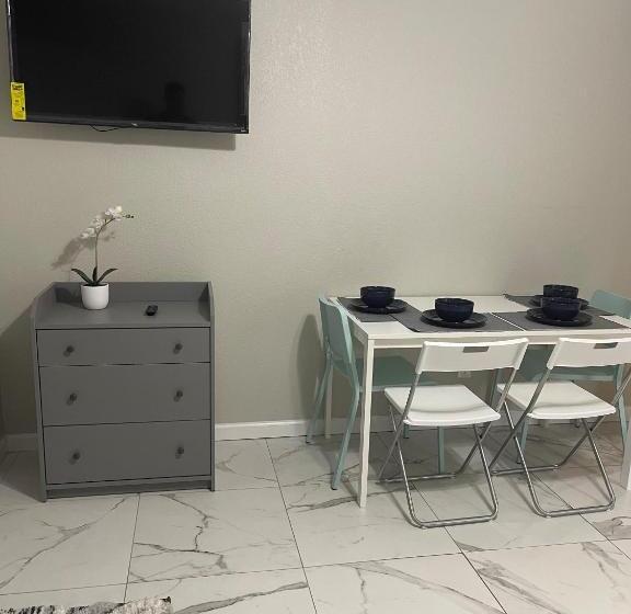 Adorable Suite In Tampa