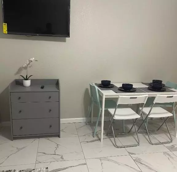 Adorable Suite In Tampa