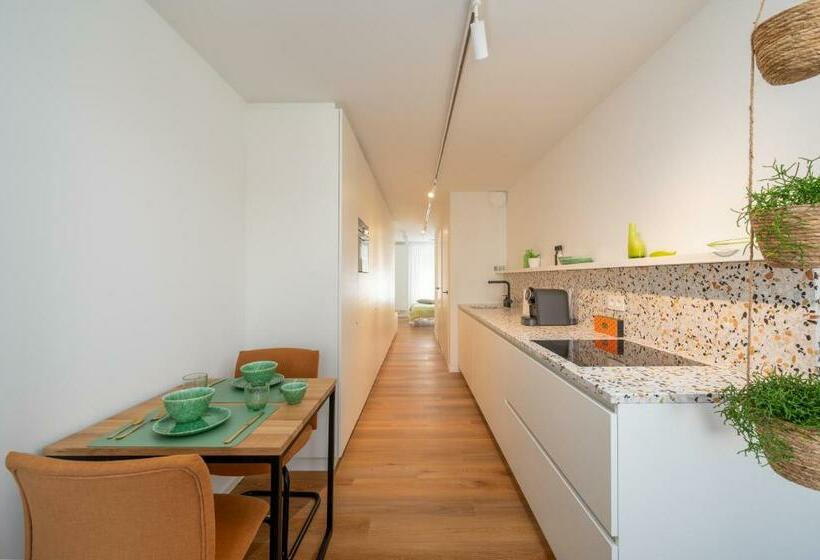 مبيت وإفطار Georges & Madeleine Apartments