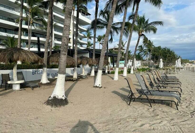 Brisas Vallarta   Just Steps From The Beach!