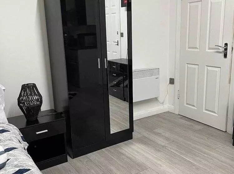 Bv Lush Studio At Queensgate Huddersfield Town Centre