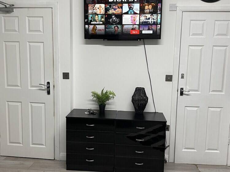 Bv Lush Studio At Queensgate Huddersfield Town Centre