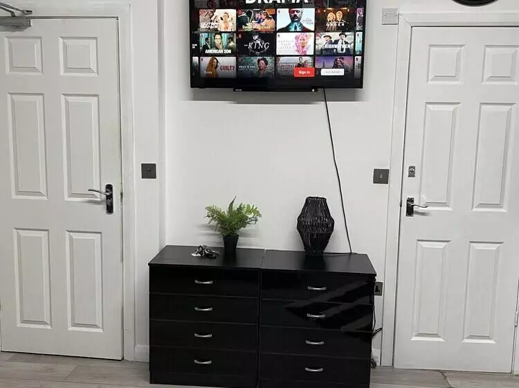 Bv Lush Studio At Queensgate Huddersfield Town Centre