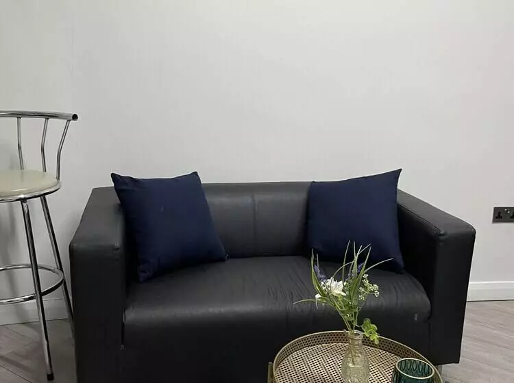 Bv Lush Studio At Queensgate Huddersfield Town Centre