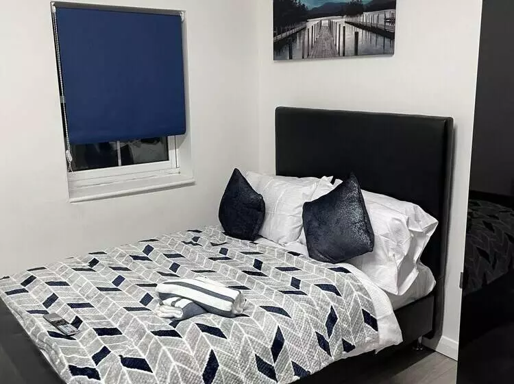 Bv Lush Studio At Queensgate Huddersfield Town Centre