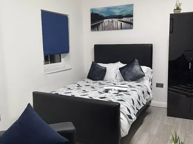 Bv Lush Studio At Queensgate Huddersfield Town Centre