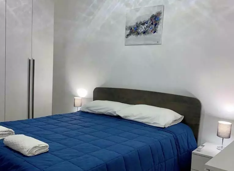 F1   Modern Two Bedrooms Flat Sea View, St Julians