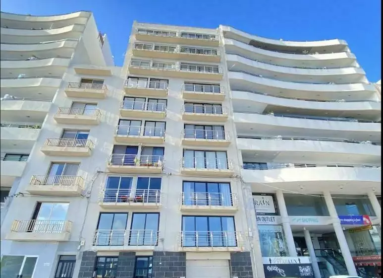 F1   Modern Two Bedrooms Flat Sea View, St Julians