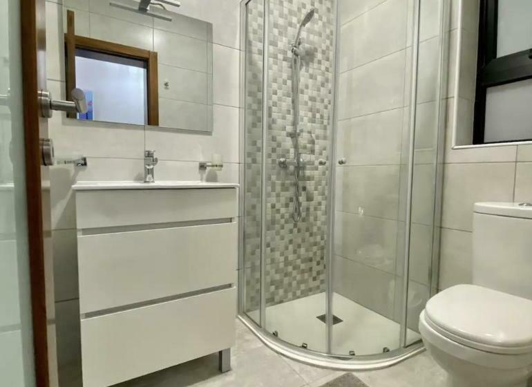 F1   Modern Two Bedrooms Flat Sea View, St Julians