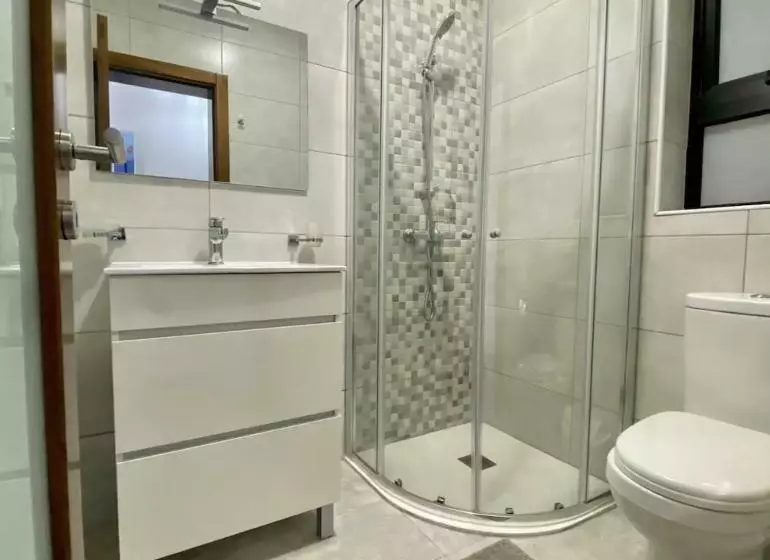 F1   Modern Two Bedrooms Flat Sea View, St Julians