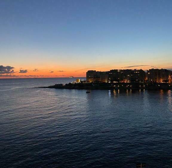 F1   Modern Two Bedrooms Flat Sea View, St Julians