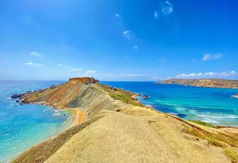 F1   Modern Two Bedrooms Flat Sea View, St Julians