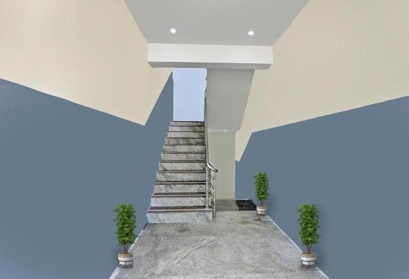 Hotel Flagship 93452 The Runway Inn Resort