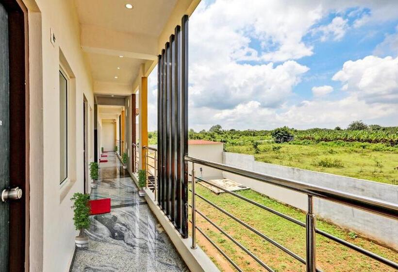 Hotel Flagship 93452 The Runway Inn Resort