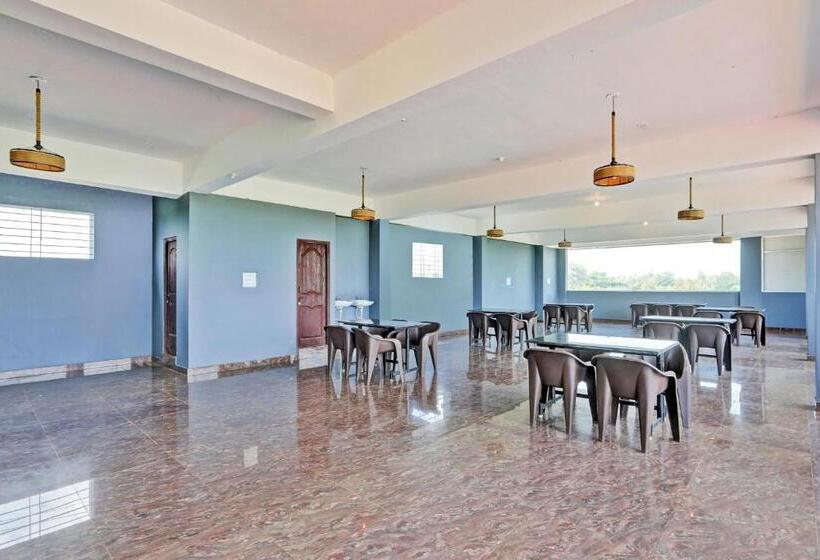 Hotel Flagship 93452 The Runway Inn Resort