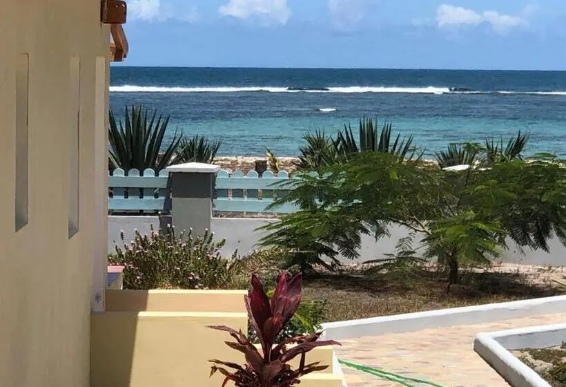 هتل Punta Rucia Cristal Beach