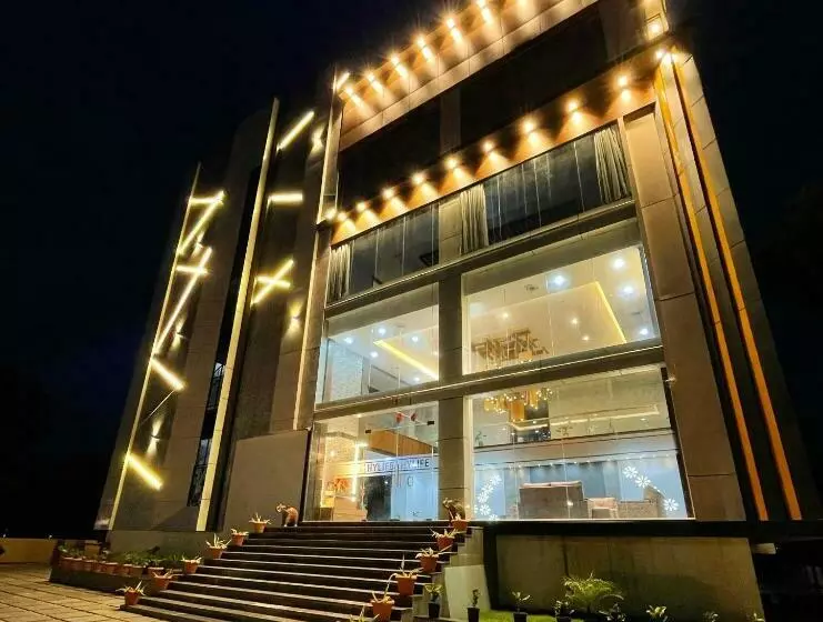 Hylife Hotels And Conventions