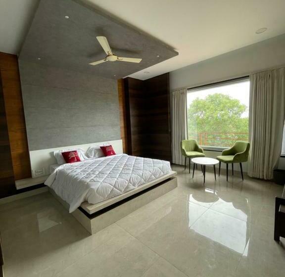 Hylife Hotels And Conventions