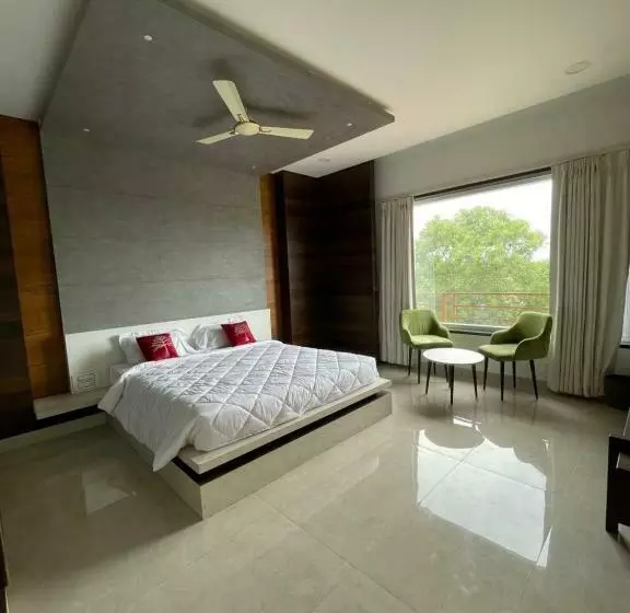 Hylife Hotels And Conventions