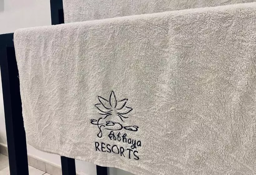 ペンション Abhaya Resorts