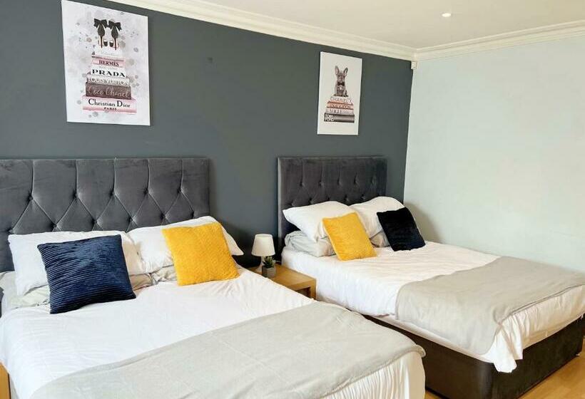 Пансион Erin Court Mansions   Suite 13