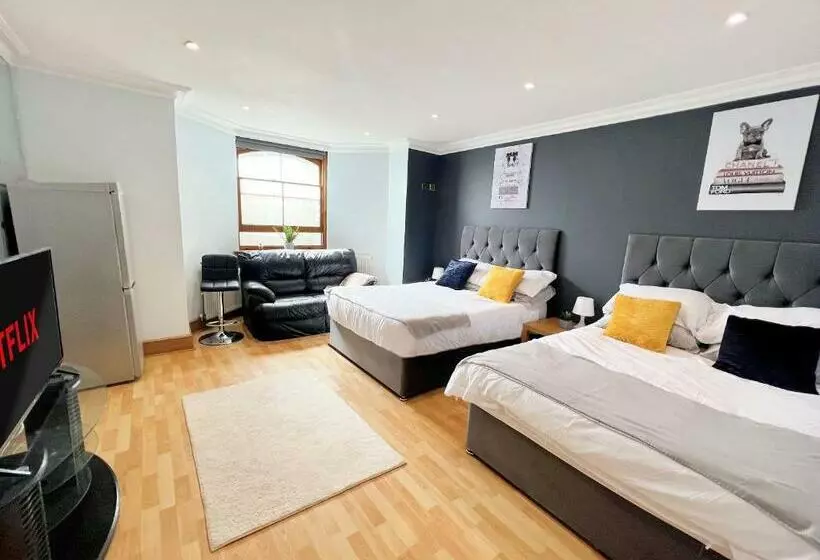 ペンション Erin Court Mansions   Suite 13