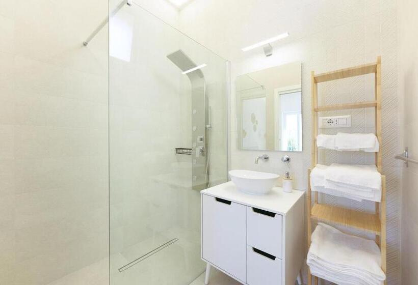 پانسیون Sea More