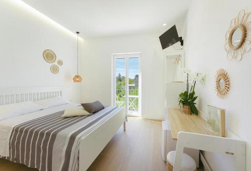 پانسیون Sea More