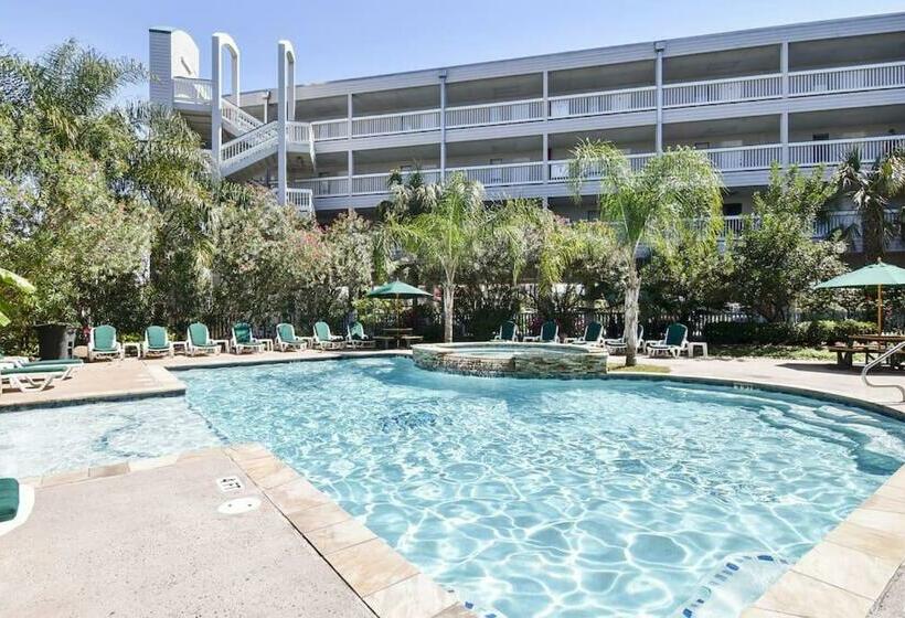 Sea Chase With An Ocean View At Casa Del Mar