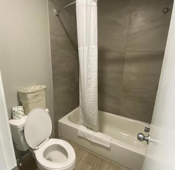 فندق Falcon Executive Inn