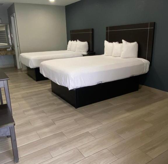 فندق Falcon Executive Inn