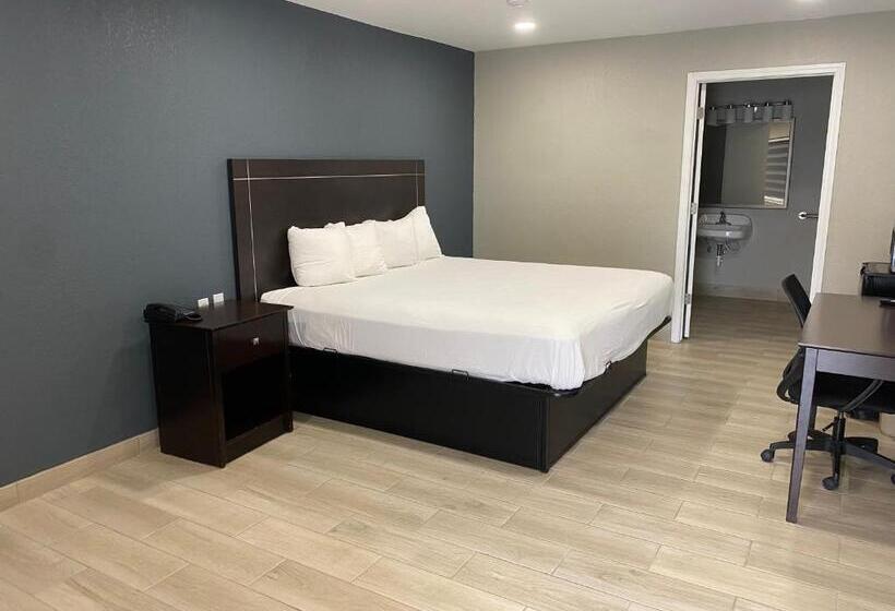 فندق Falcon Executive Inn