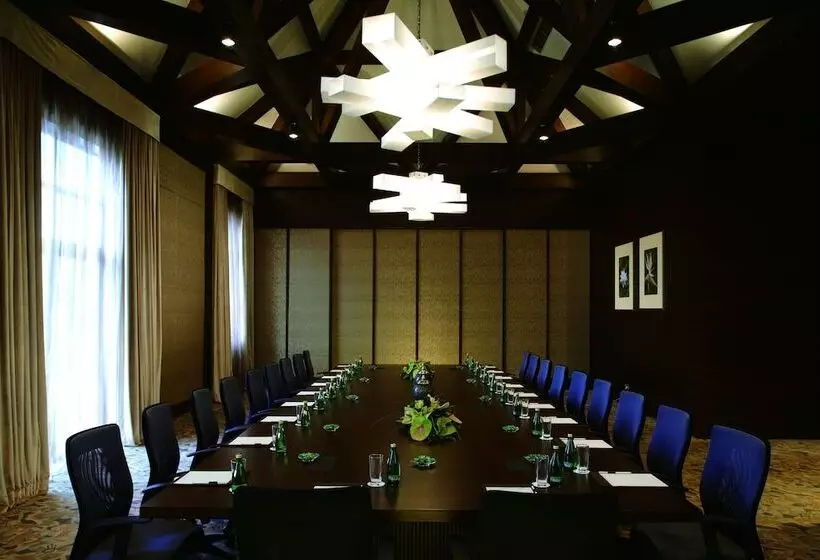 هتل Mission Hills Resort Haikou