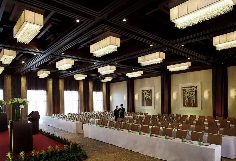 هتل Mission Hills Resort Haikou