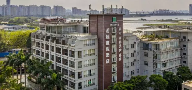 酒店 Real Madrid Holiday Yacht Resort