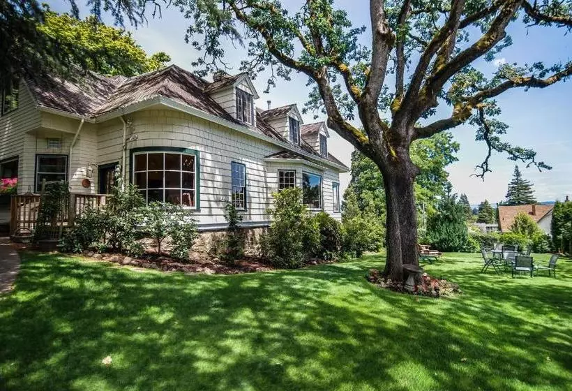 Hotel The Campbell House Inn