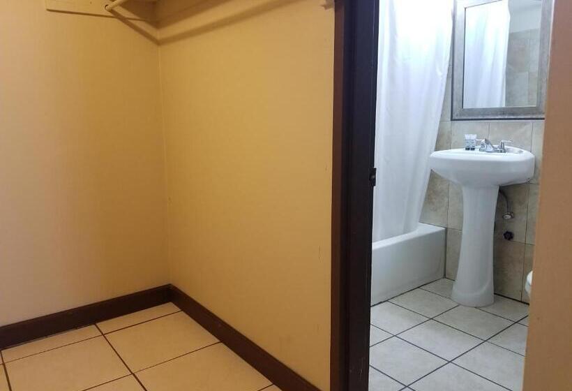 فندق على الطريق Parkway Inn