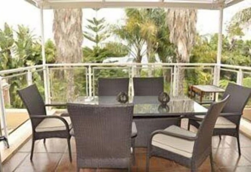 Pension (Hôtel basse catégorie) Crane's Nest Guest House & Spa @ 313